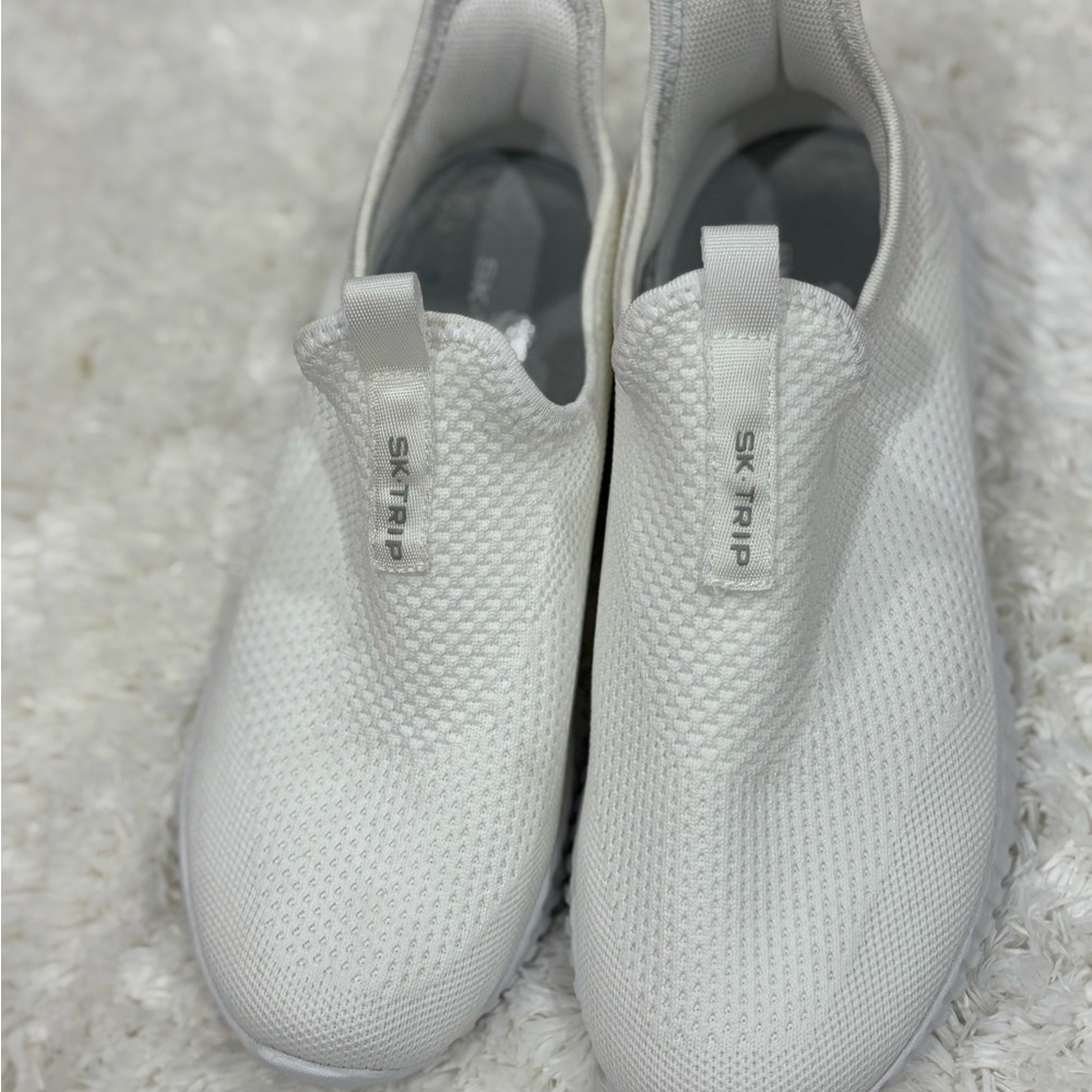 Amazon Women's White Athletic Shoes